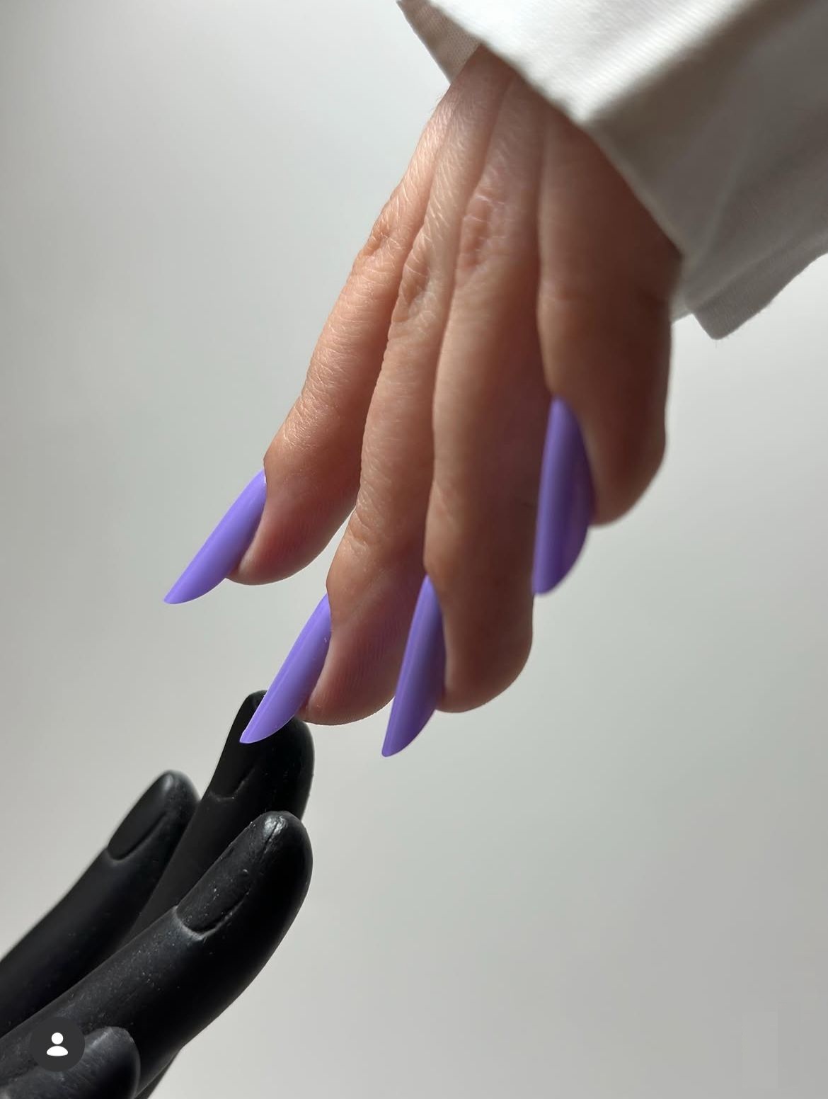 Unhas lilás longas