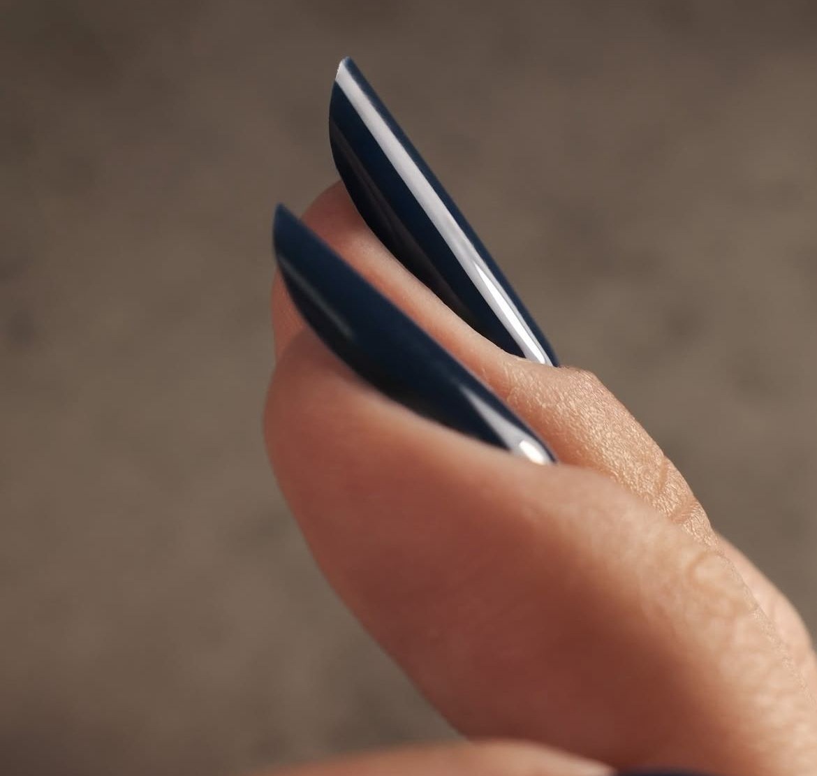 Unhas azul marinho